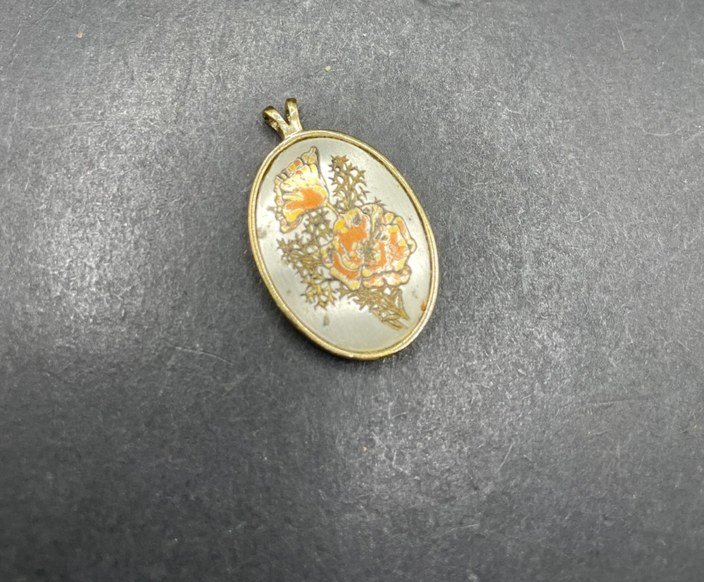Vtg Reed & Barton Damascene August Signed Poppy Flower Oval Pendant Gold Tone